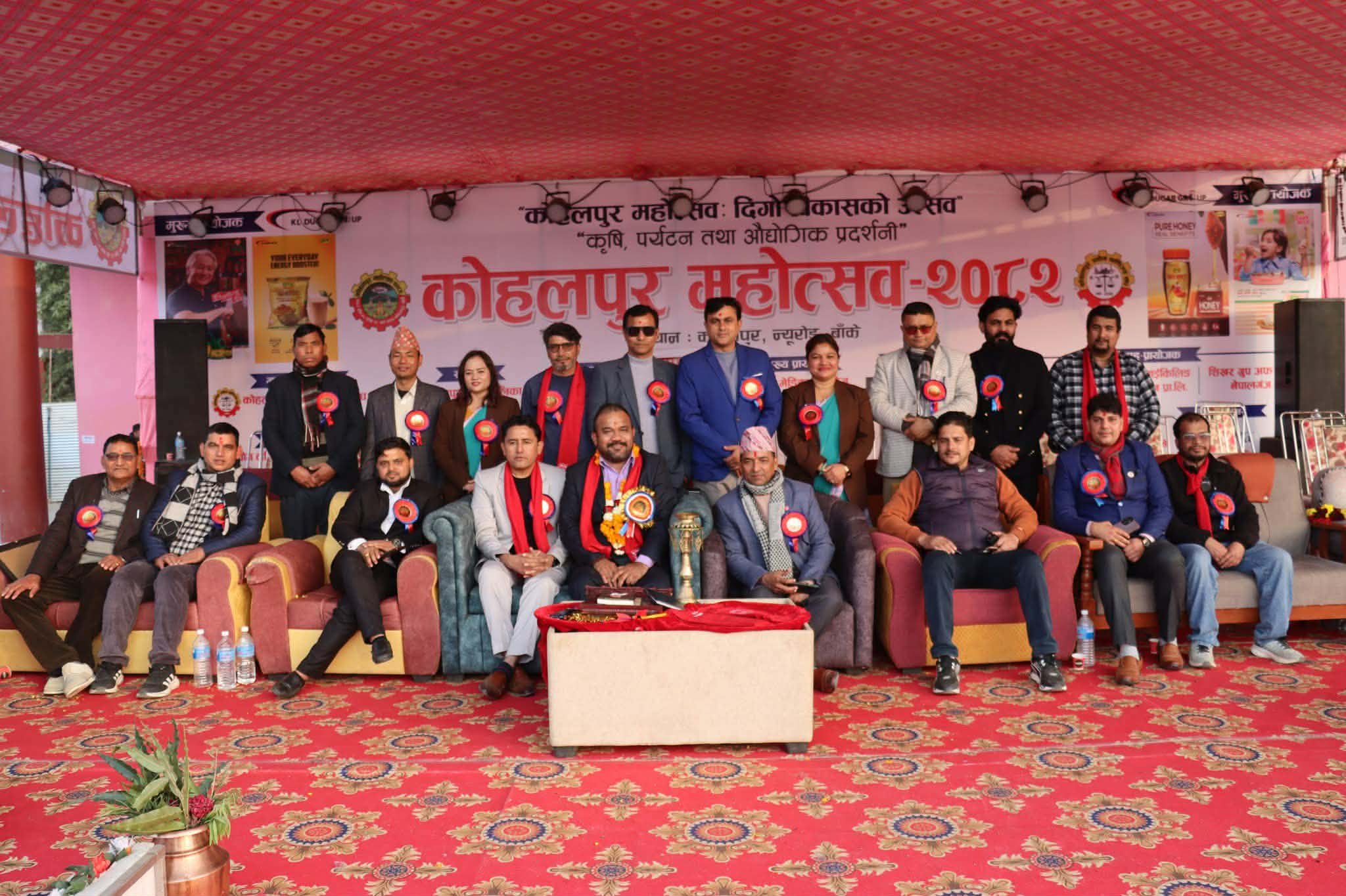 ९० हजारको भीड, तर प्रवेशद्वारमा हैसियतको परीक्षा: कोहलपुर महोत्सव कसका लागि?